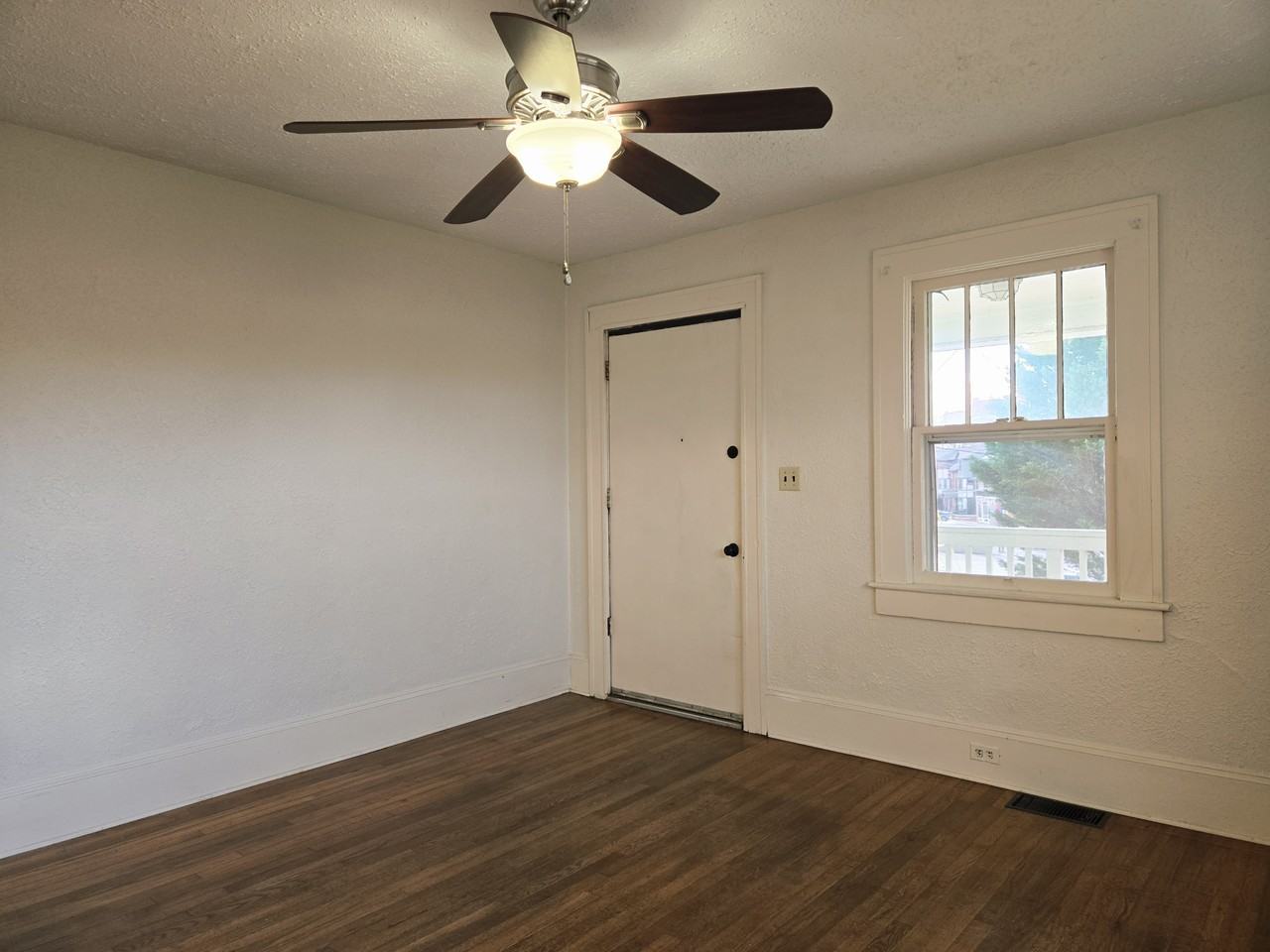 12 E Chestnut St #NA - Photo 7 of 31