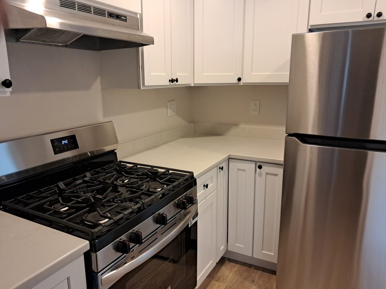 941 Sargent Ave #NA - Photo 2 of 44