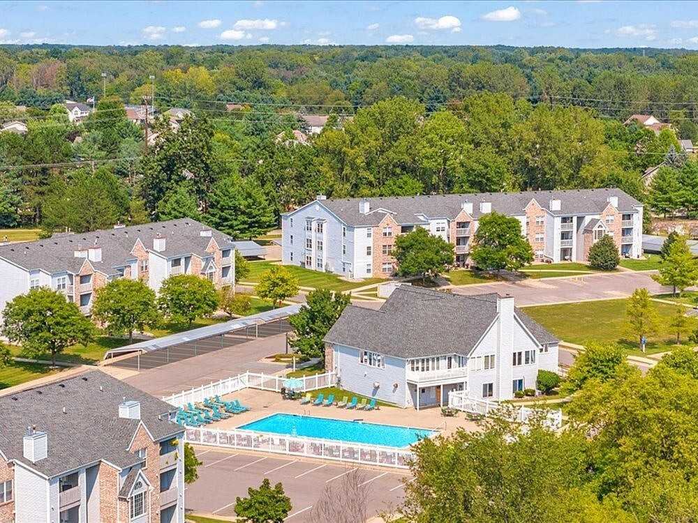 Central Park Apartments - Photo 2 of 27