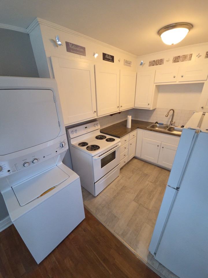 312 South Cedar Lane #312 - Photo 3 of 6