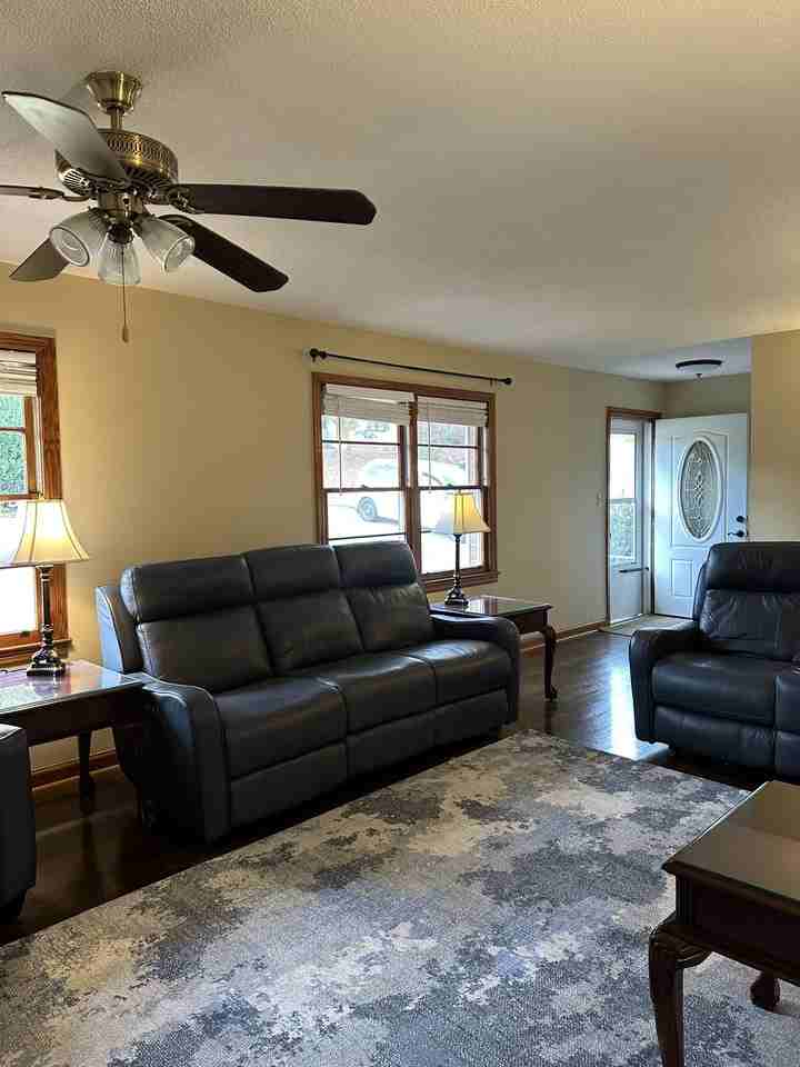 891 Parkway Dr Se #NA - Photo 4 of 17