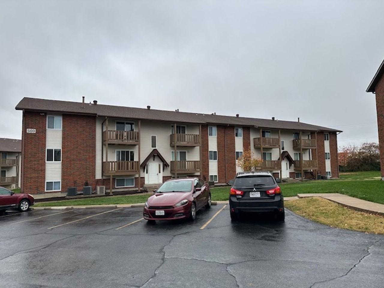 Broadway Apartments - Photo 5 of 31