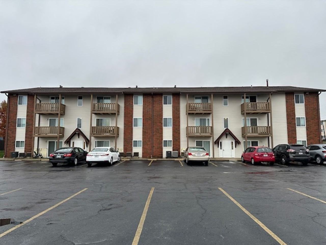 Broadway Apartments - Photo 7 of 31