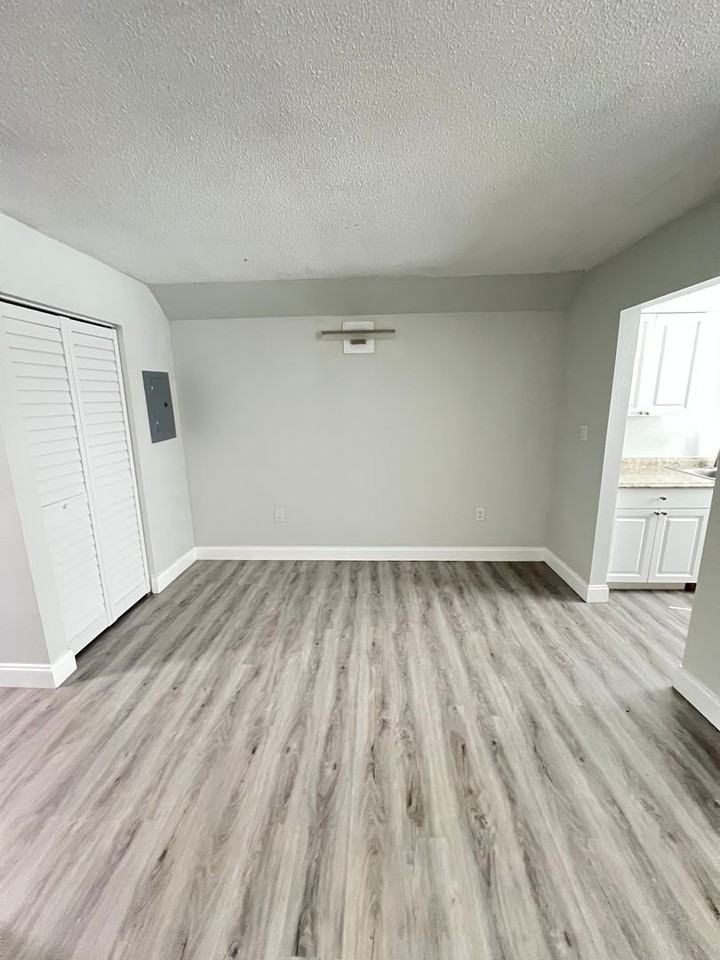 3232 On Fruitville - Photo 5 of 25