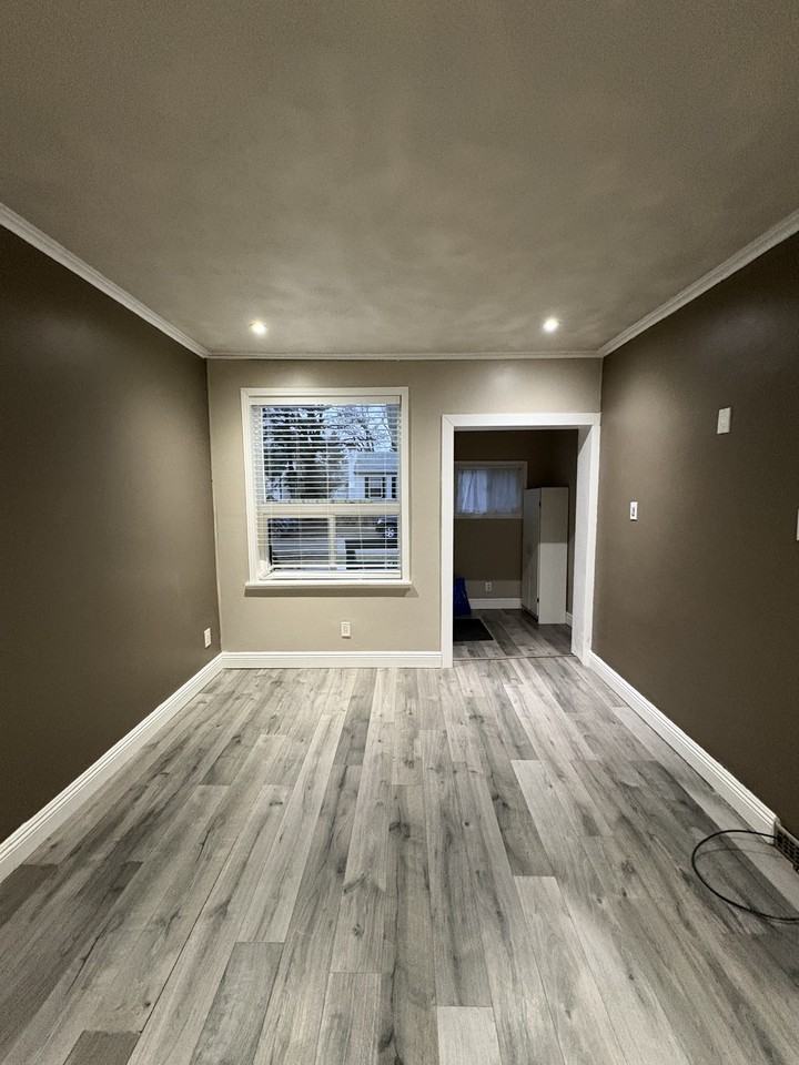 124 Essex Avenue - 1 - Photo 2 of 9