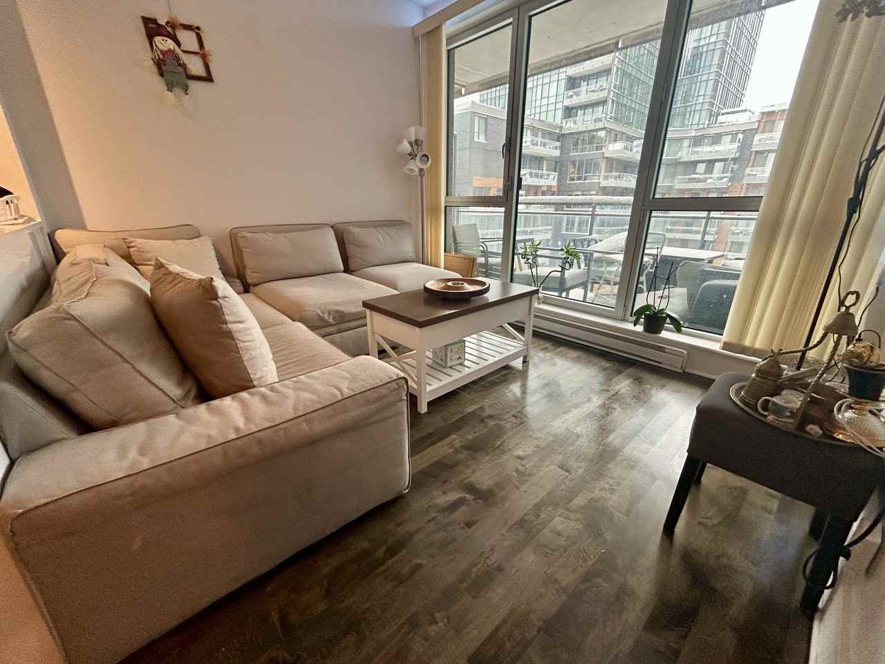 365 Rue Saint-André ##719 - Photo 6 of 19