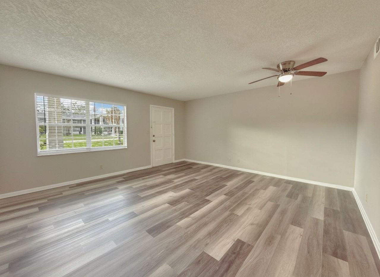 Carriage House Apts - Photo 2 of 50