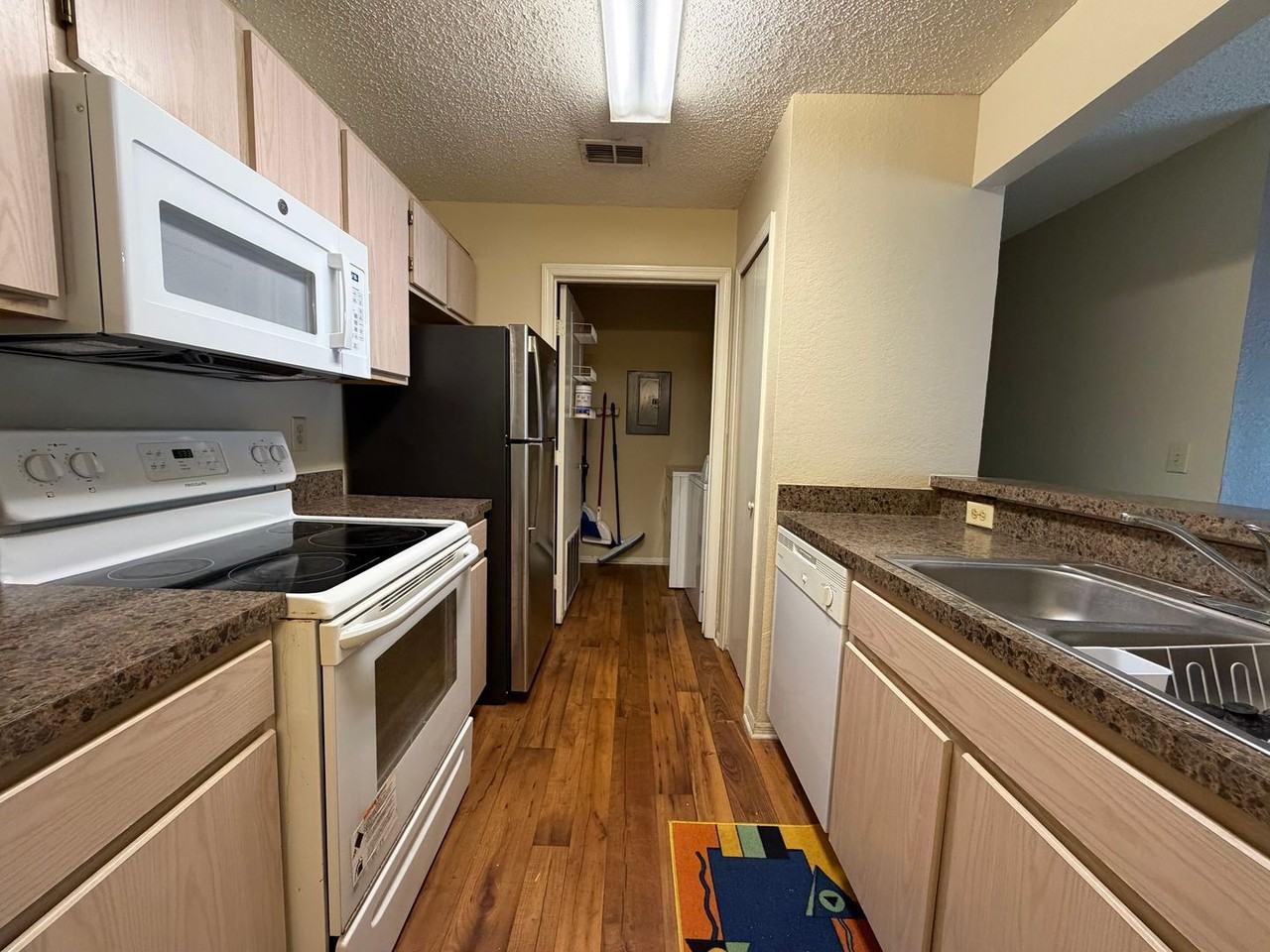 3705 Sw 27th St - Photo 7 of 16