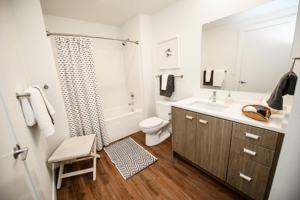 featured image of 2323 Nw Savier St