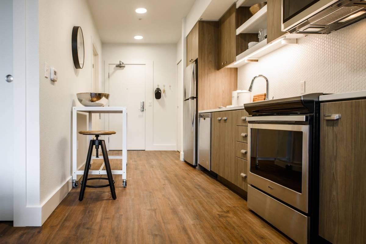 2323 Nw Savier St - Photo 4 of 23