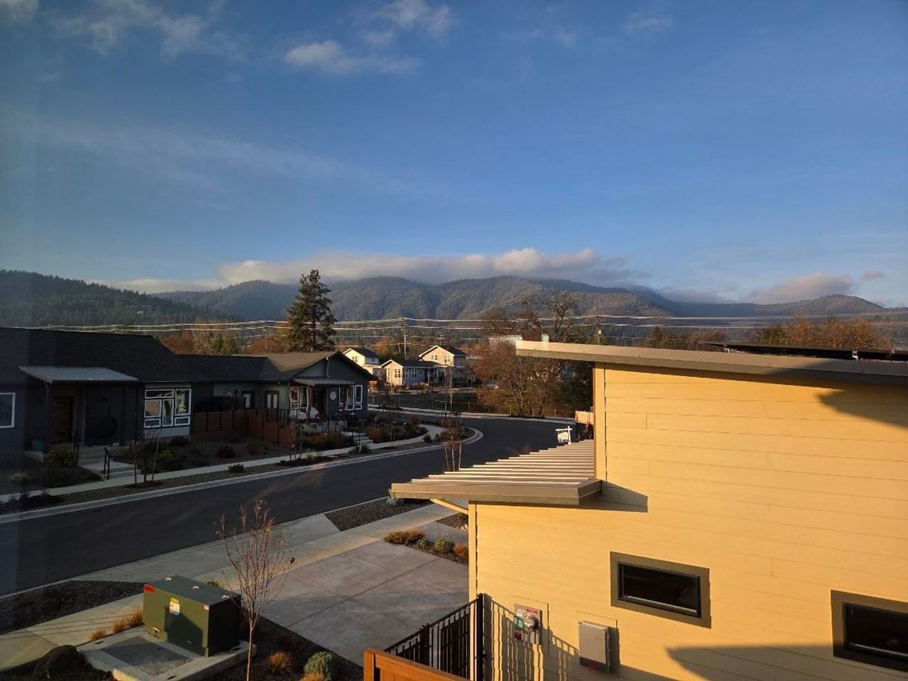 1285 Hagen Way - Photo 2 of 16