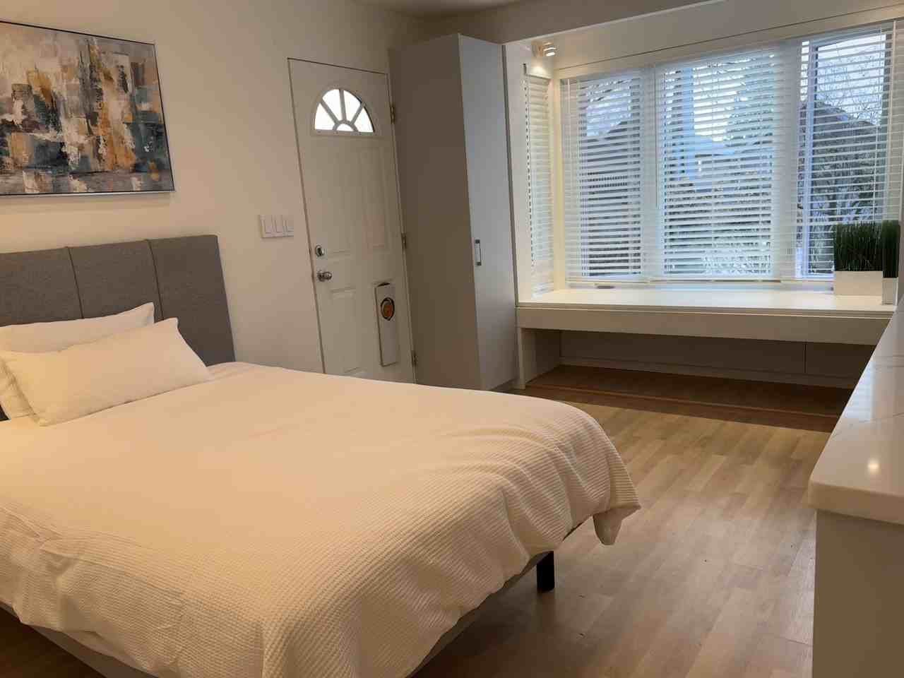 676 West 29th Street - Photo 3 of 7