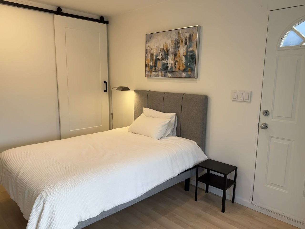 676 West 29th Street - Photo 4 of 7