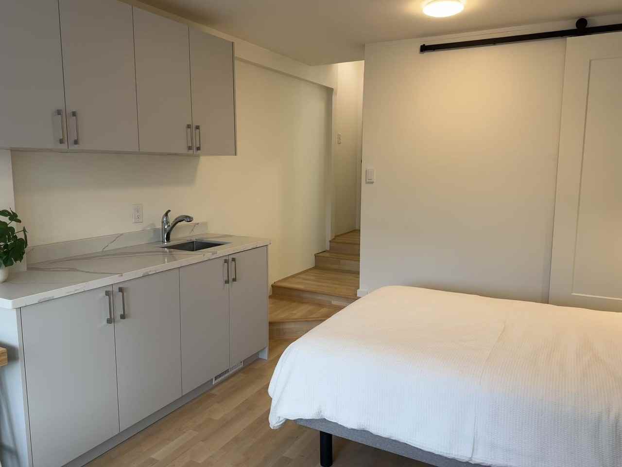 676 West 29th Street - Photo 5 of 7