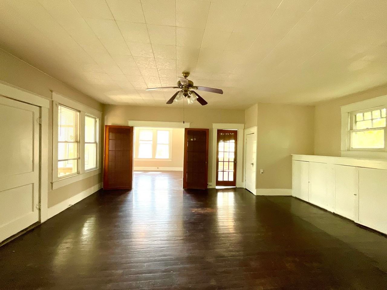 810 W Magnolia Ave - Photo 5 of 38