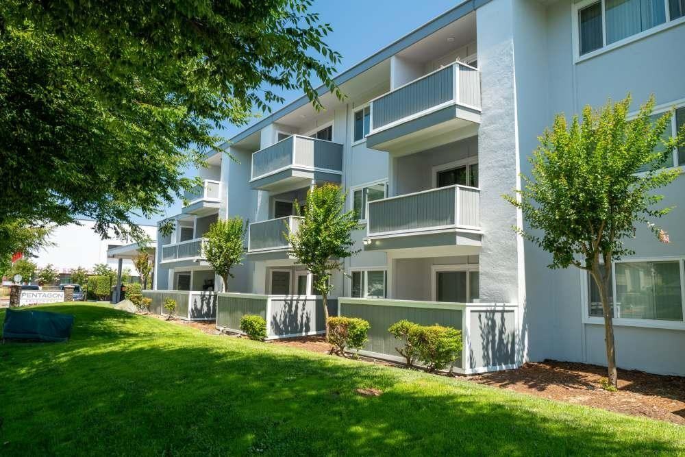 37950 Fremont Blvd - Photo 3 of 12