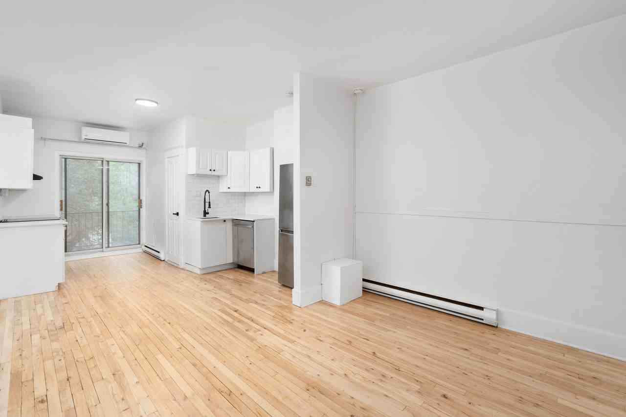 5206 Avenue des Érables - Photo 2 of 26