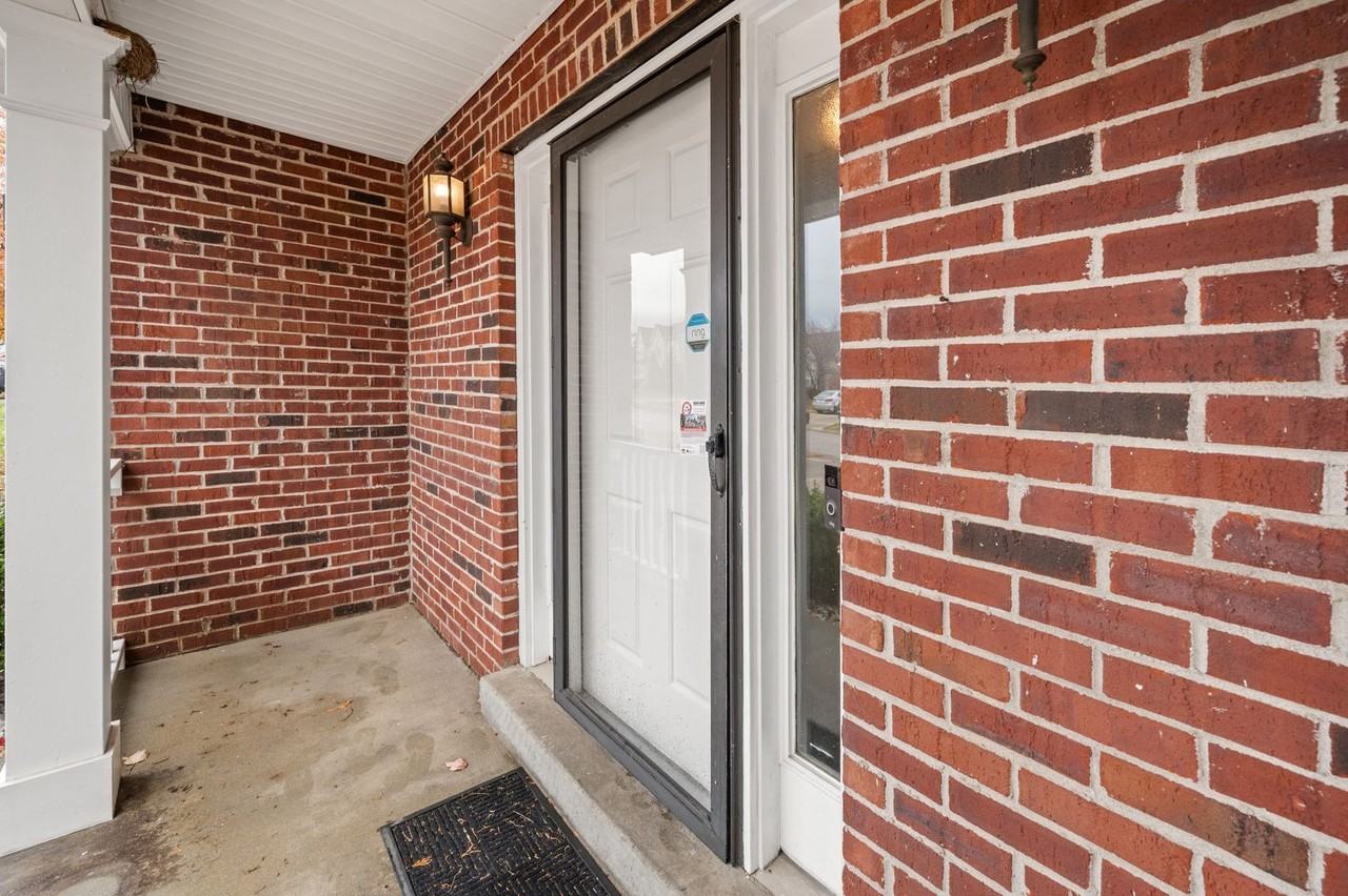 10945 Symington Cir - Photo 3 of 36