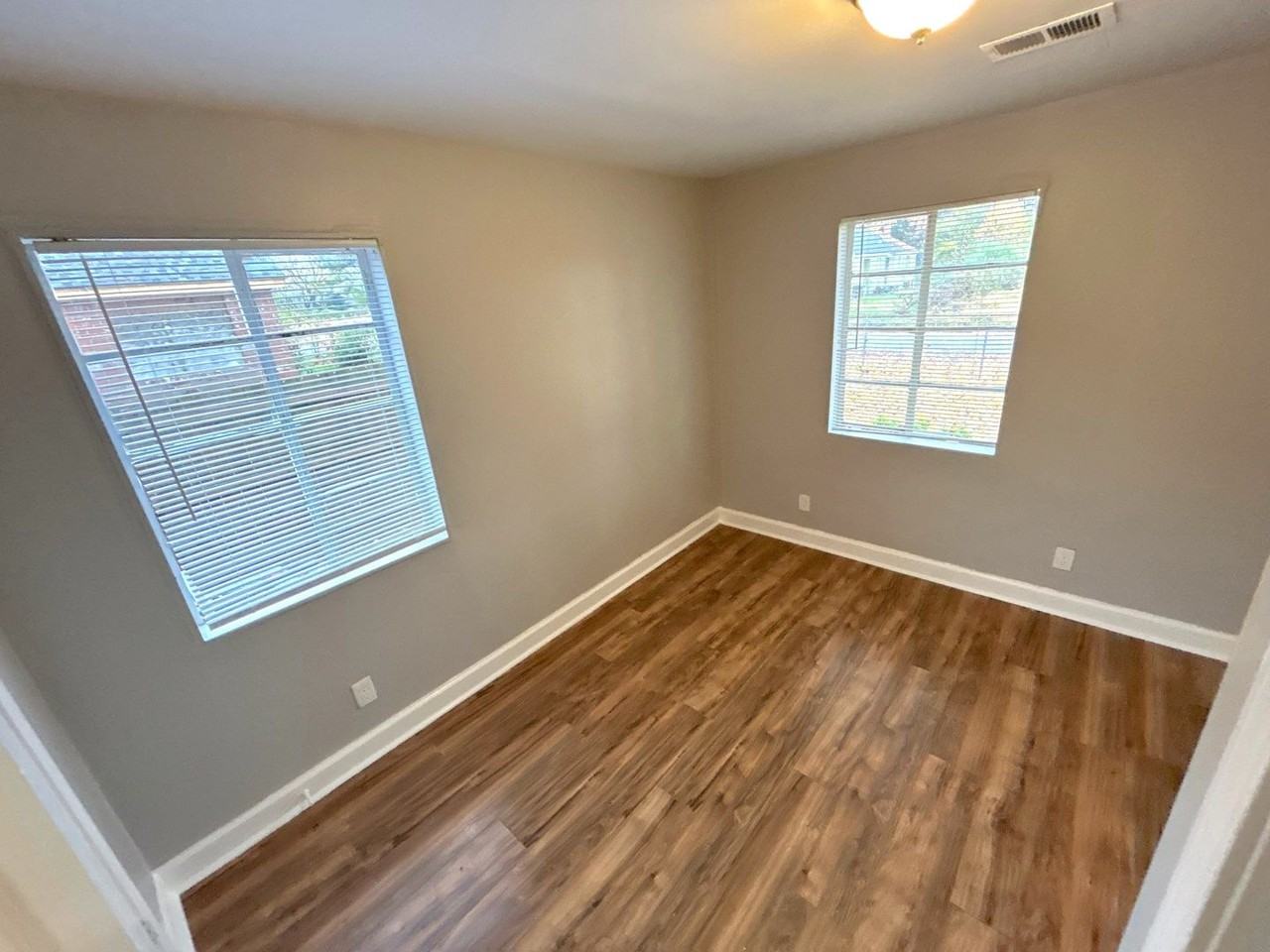 2389 Scaper St - Photo 5 of 13