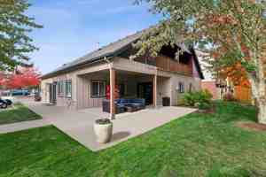 featured image of 701 N 5th St