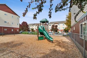 featured image of 701 N 5th St