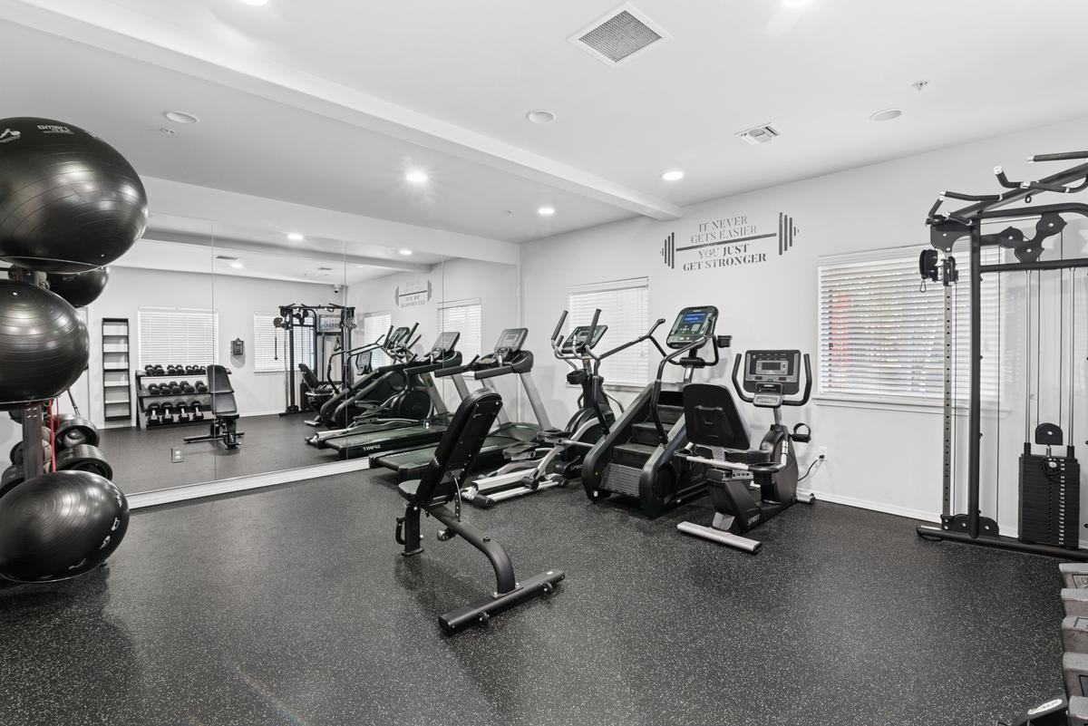 701 N 5th St - Photo 3 of 50