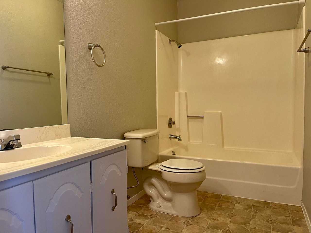 524 Fir St - Photo 2 of 8