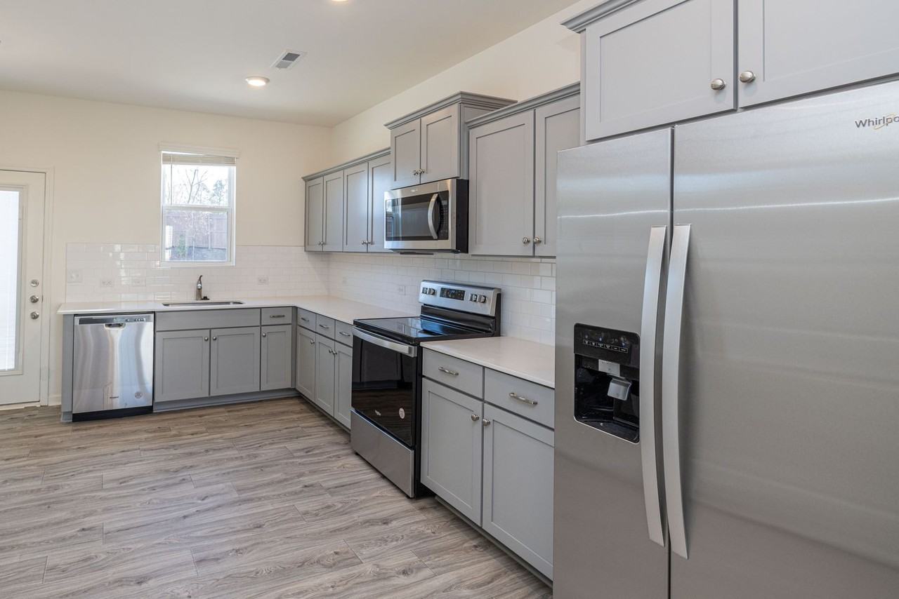 120 S Dorsett St - Photo 4 of 16