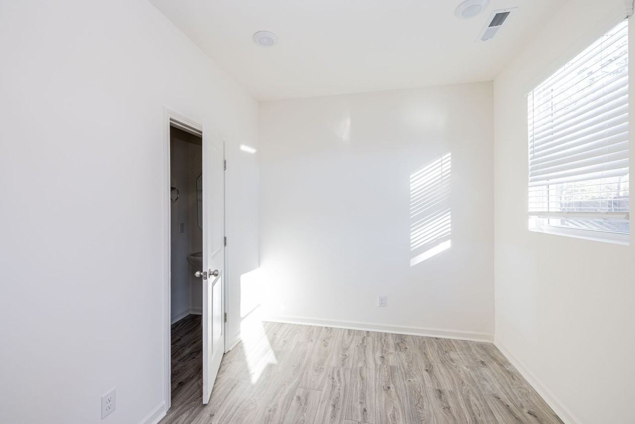 120 S Dorsett St - Photo 7 of 16