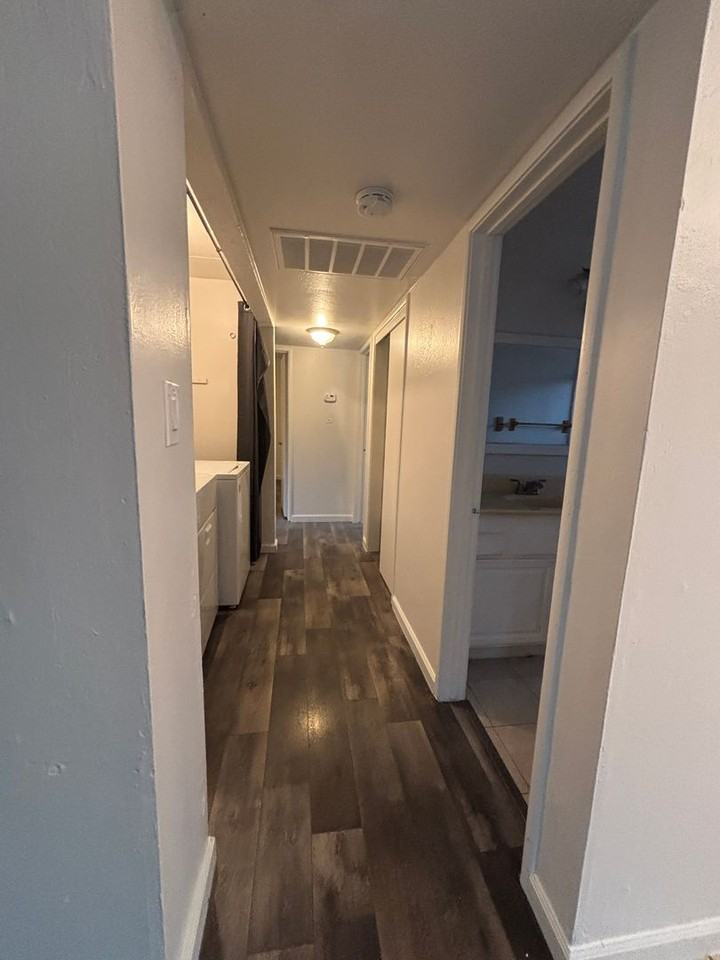 612 Gregory Court - Photo 4 of 21