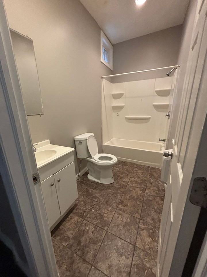 3509 Kensington Avenue - Photo 4 of 15