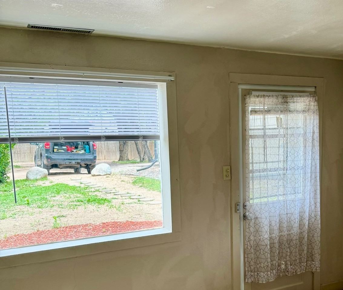 1919 North Chestnut Street #B - Photo 3 of 17