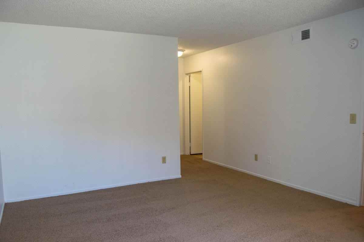 1031 S Cactus Ave - Photo 2 of 15