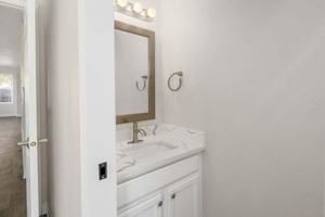 featured image of 411 S 15th St