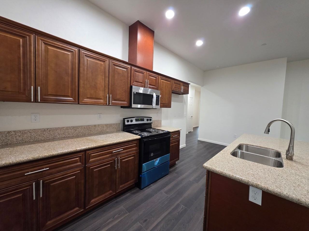 2018 E Seeger Ave - Photo 6 of 15