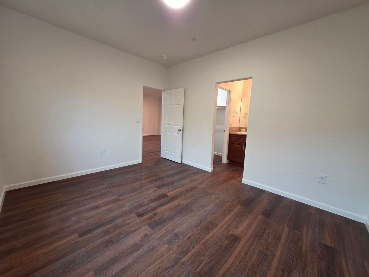 2020 Seeger Avenue - Photo 4 of 6