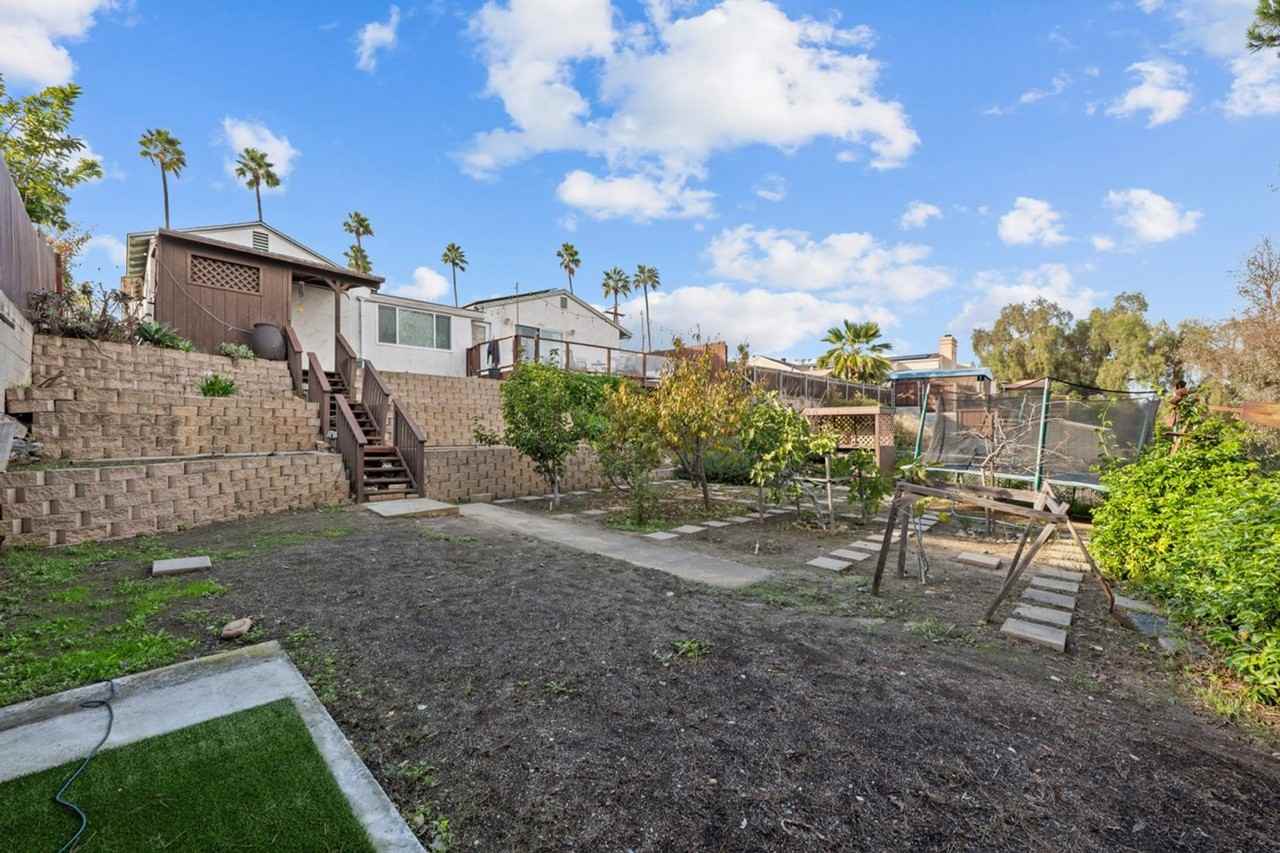 4711 59th St - Photo 3 of 32