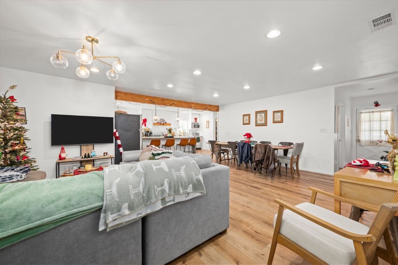 4711 59th St - Photo 4 of 31