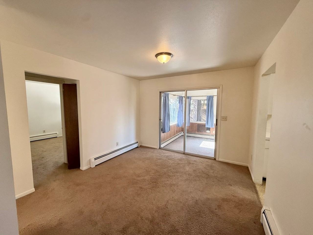 1201 Baker St - Photo 7 of 22