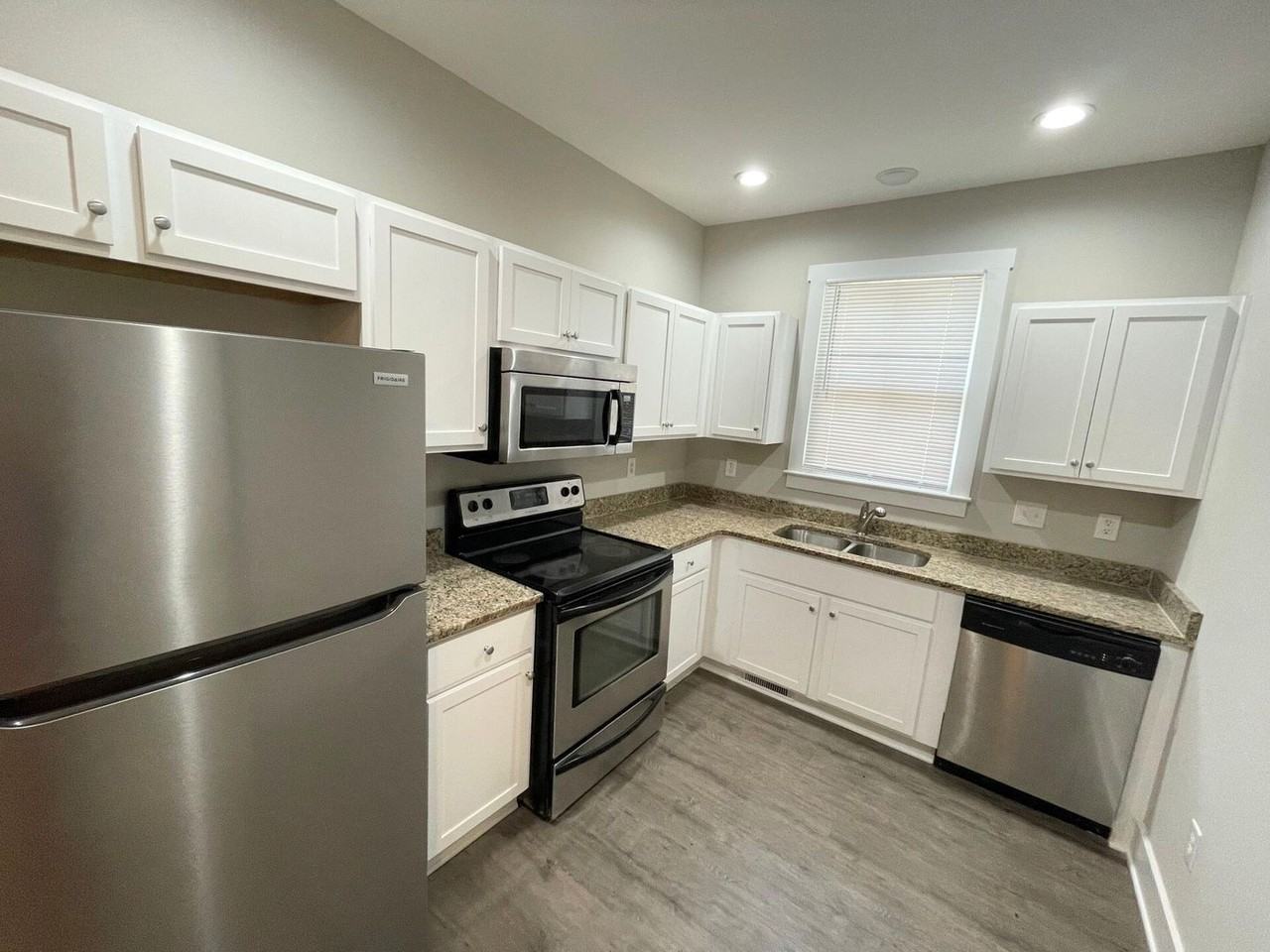 440 Athens Avenue - Photo 4 of 14