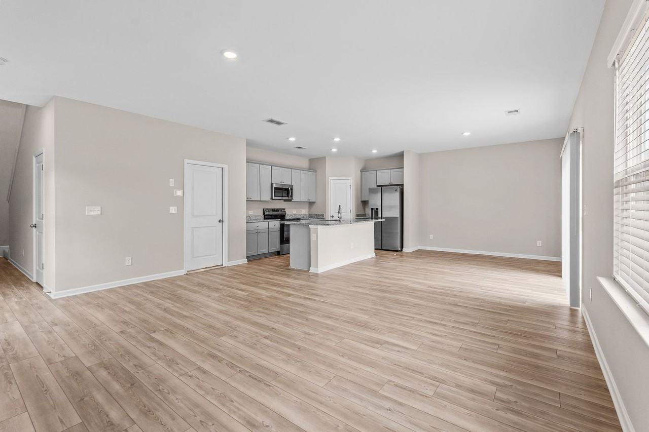 34 Blue River Ct - Photo 2 of 35