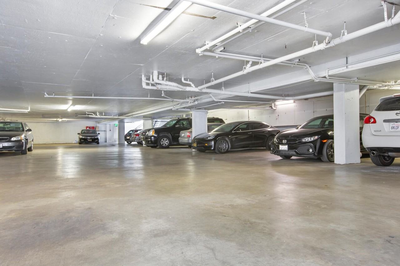 465 Lee Street - Photo 4 of 10