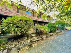 Close-in NE 24th Ave. Plex - Photo 1 of 1