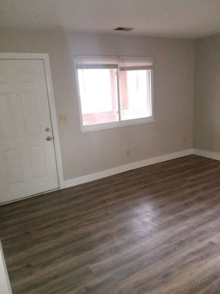 306 Stanaford Place - Photo 3 of 9