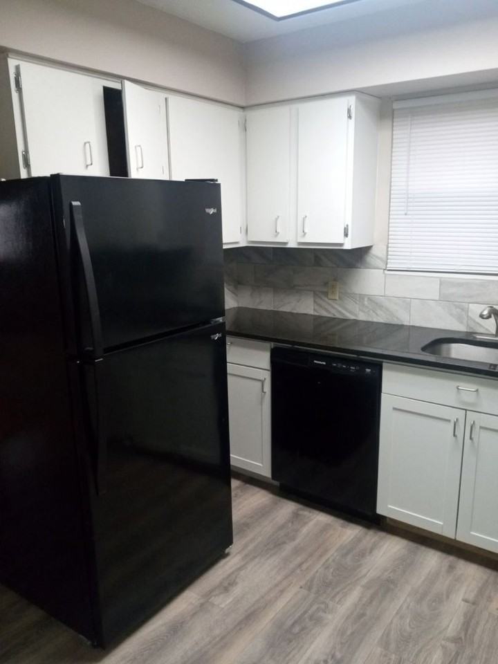 306 Stanaford Place - Photo 6 of 9