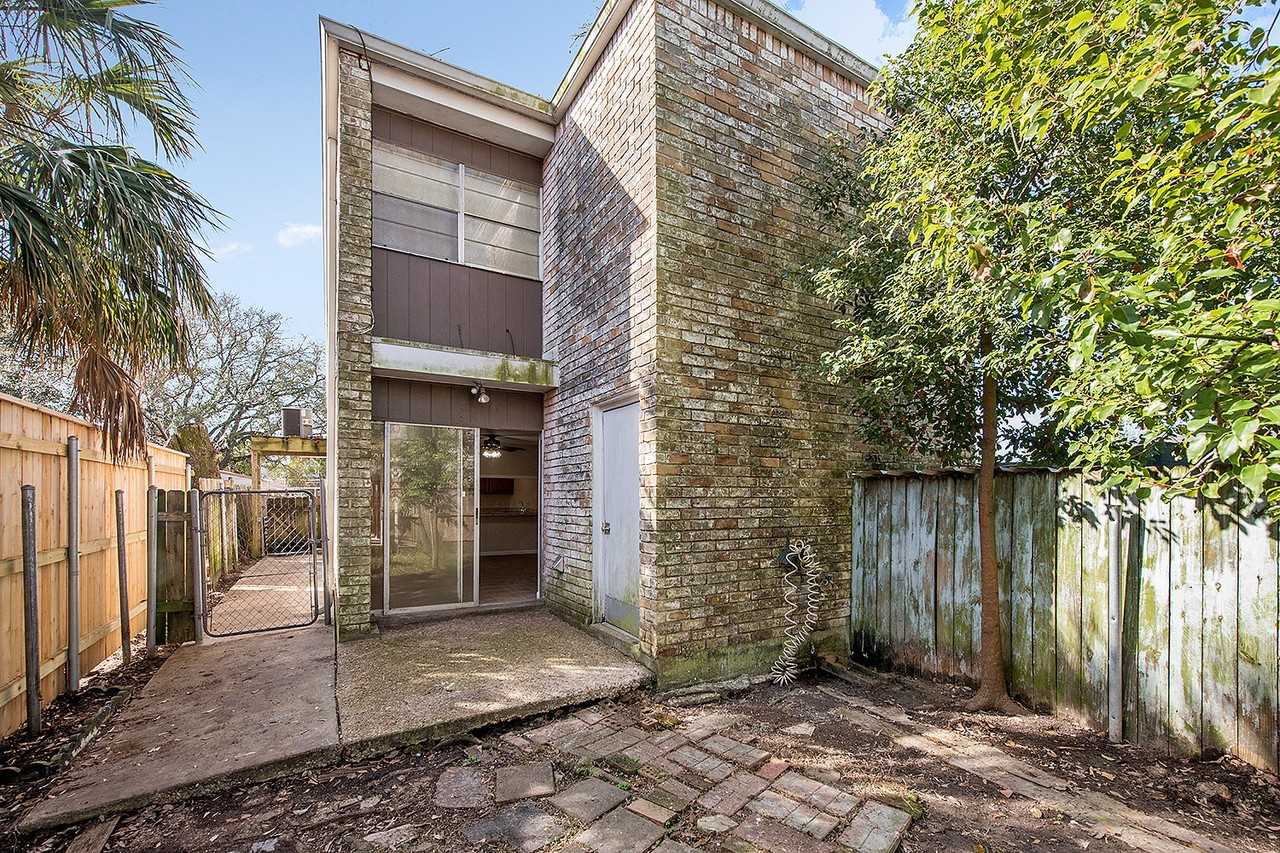 311 Lilac Street - Photo 2 of 10