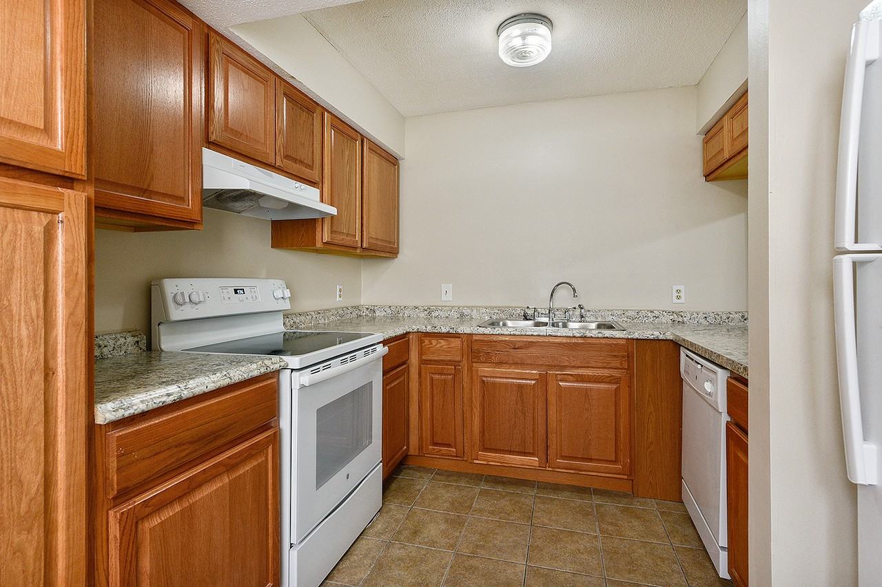 311 Lilac Street - Photo 5 of 10