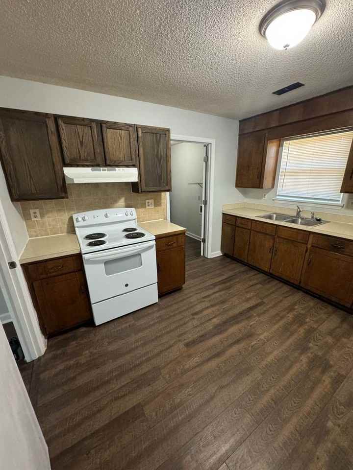 784 Grier Street - Photo 6 of 17