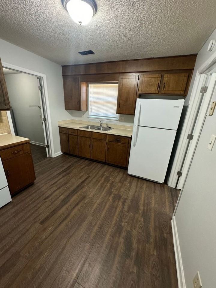 784 Grier Street - Photo 7 of 17