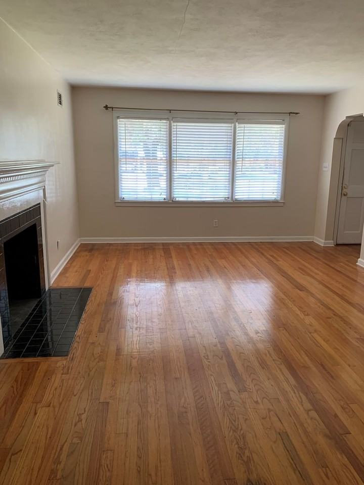 320 Kensington Drive - Photo 2 of 31